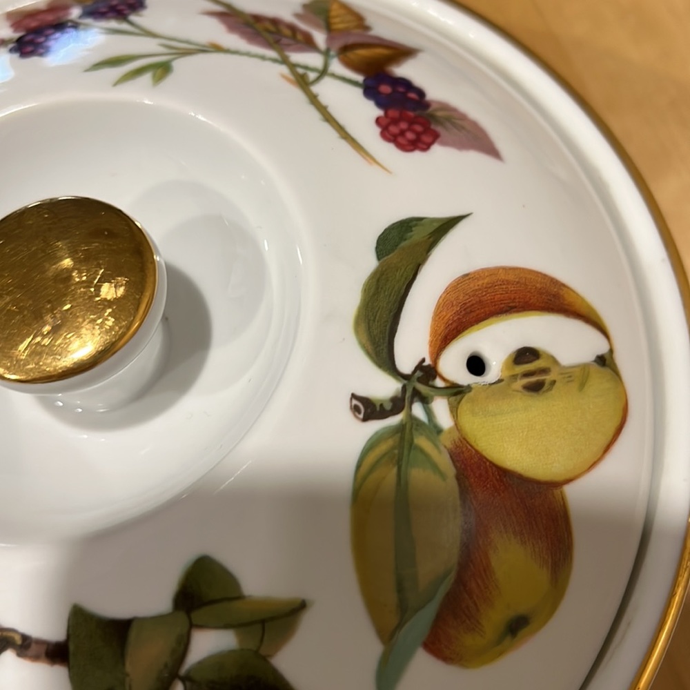 ROYAL WORCESTER Evesham Gold Trim round Casserole - Picture 5 of 13